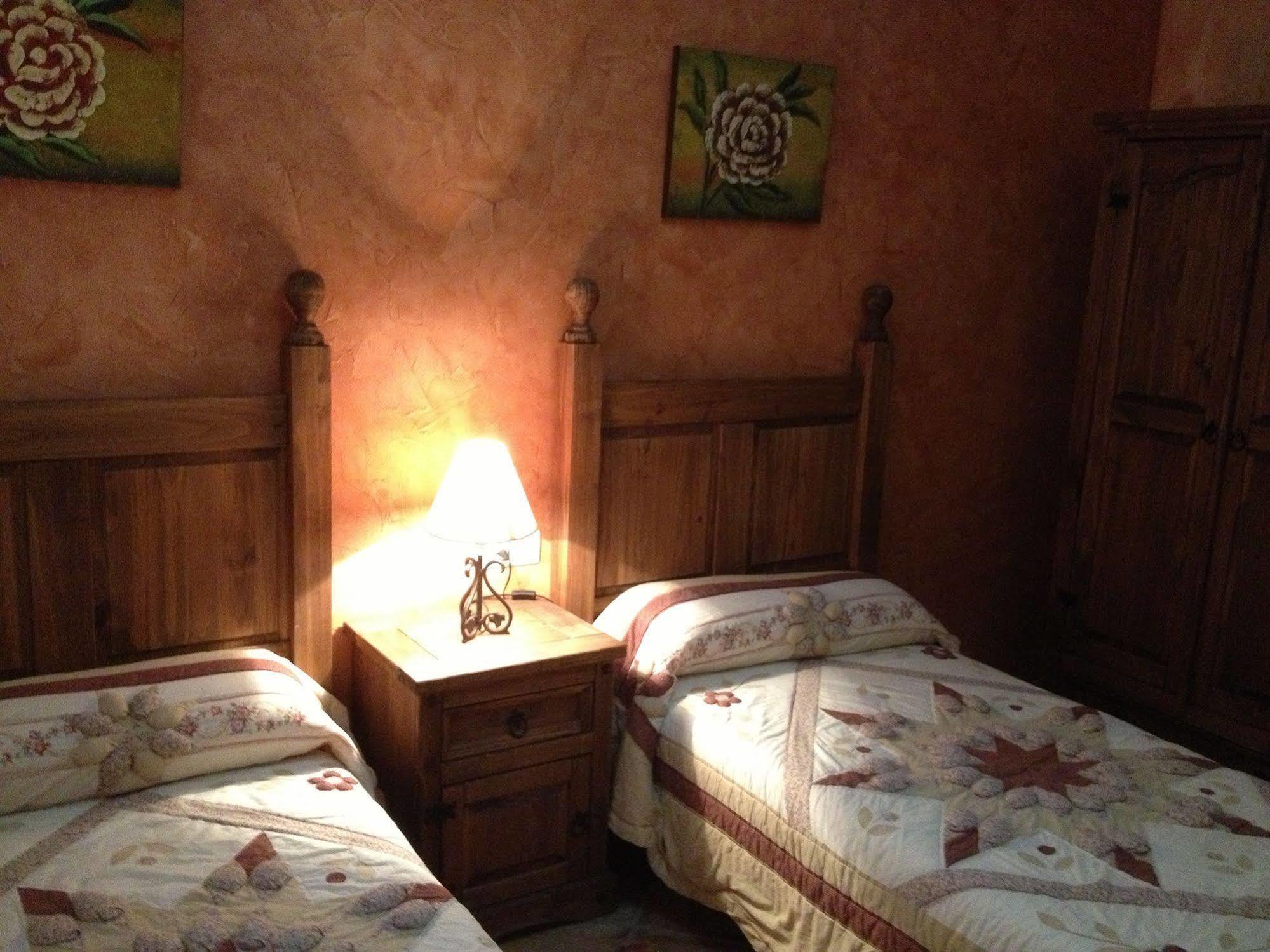 Complejo Penafiel Apartman Zarza la Mayor Kültér fotó